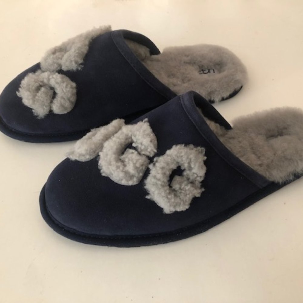 UGG Logo Scuff sheepskin slipper. 3D. Size: 11 - Picture 2 of 11